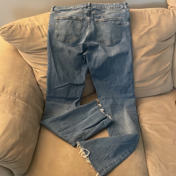 Zara Long boot-cut, frayed jeans. - Picture 3 of 4